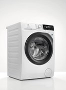 Стиральная машина Electrolux EW8F3R28S фото 3