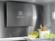 Встраиваемый холодильник Electrolux E8MNCD18S фото 3