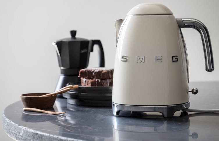Электрические чайники Smeg