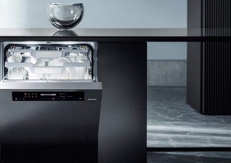 Сравнение посудомоечных машин: лидеры 2024 года Сравнение посудомоечных машин: лидеры 2024 года