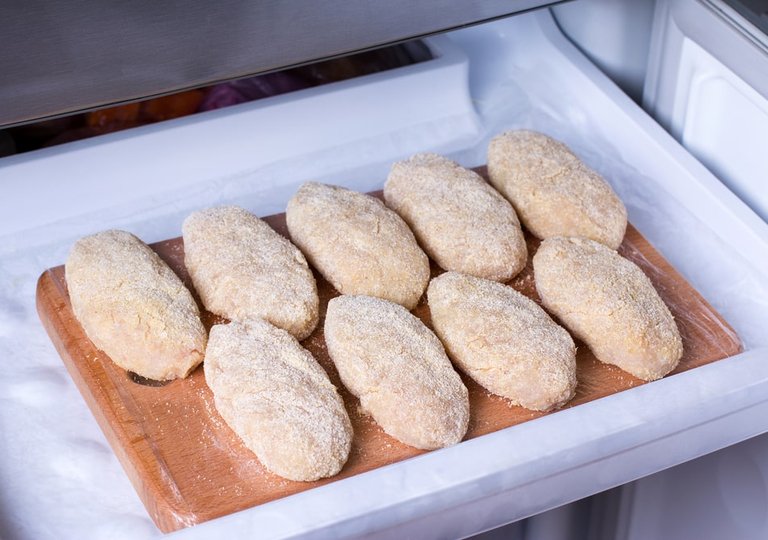 Можно ли, как и сколько хранить котлеты в холодильнике? Можно ли, как и сколько хранить котлеты в холодильнике?