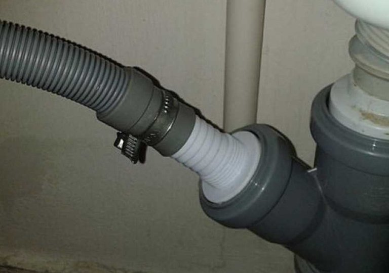 Как установить слив для стиральной машины: пошаговая инструкция Как установить слив для стиральной машины: пошаговая инструкция