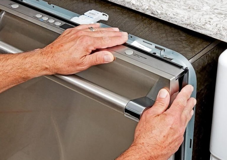 Как снять посудомоечную машину: пошаговое руководство Как снять посудомоечную машину: пошаговое руководство