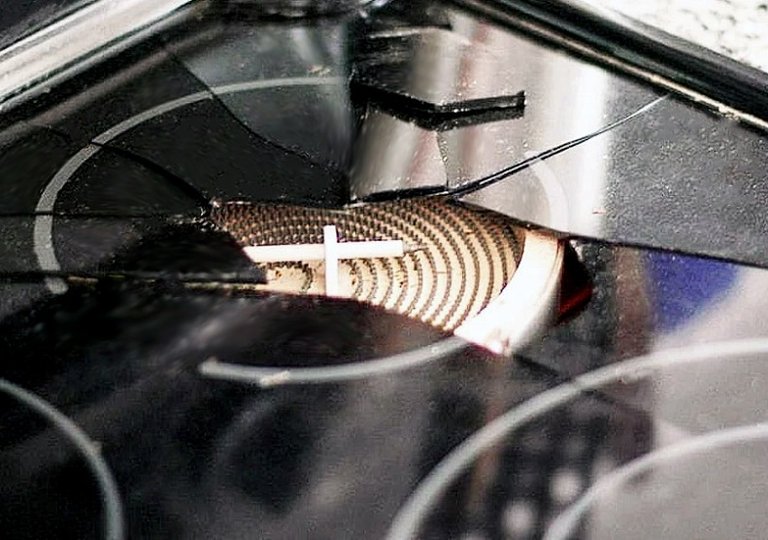 Что делать, если варочная панель треснула или разбилась Что делать, если варочная панель треснула или разбилась