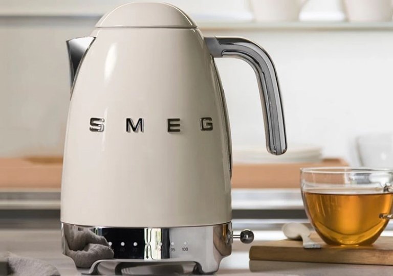 Обзор чайника Smeg KLF04WHEU Обзор чайника Smeg KLF04WHEU