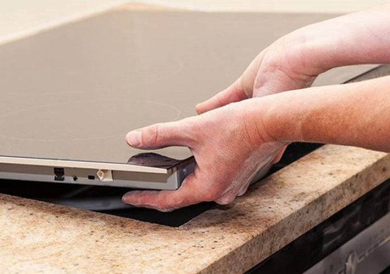 Как установить варочную панель в столешницу Как установить варочную панель в столешницу