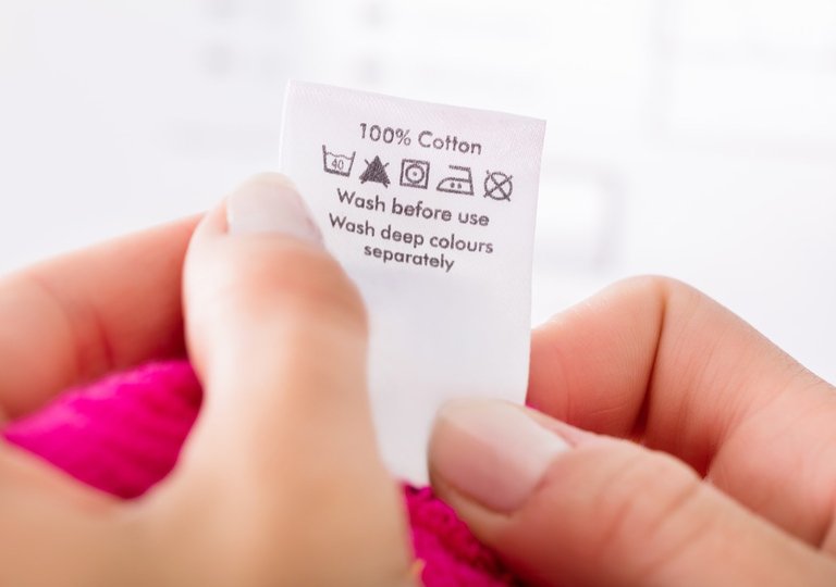 Что обозначает круг в квадрате на ярлыке одежды