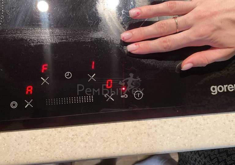 Ошибка F на электрической варочной панели: сбой системы управления Ошибка F на электрической варочной панели: сбой системы управления