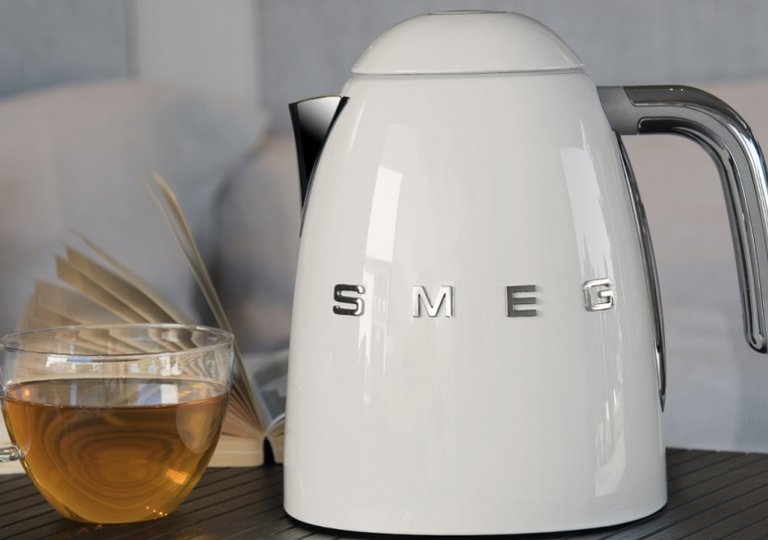 Обзор электрочайника Smeg KLF04CREU Обзор электрочайника Smeg KLF04CREU