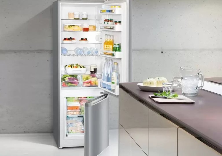 Обзор холодильника Liebherr CUel 2831  Обзор холодильника Liebherr CUel 2831